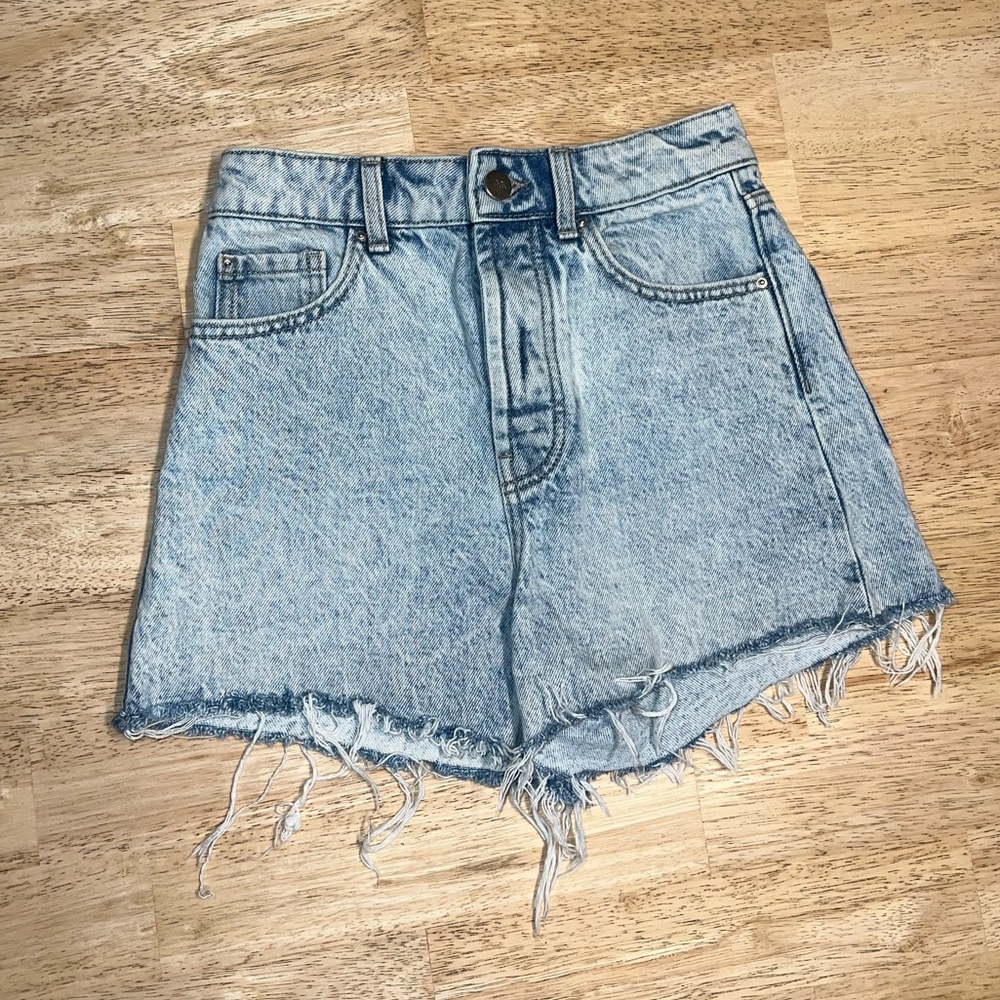 Zara vintage wash button fly denim shorts